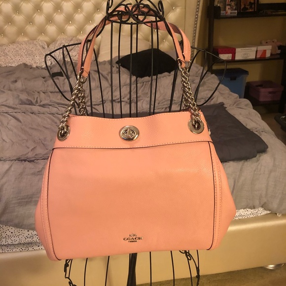 Coach Handbags - Coach turnlock Edie leather bag